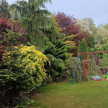 Haus Flora - Ferienwohnung Bodensdorf Bagian luar foto