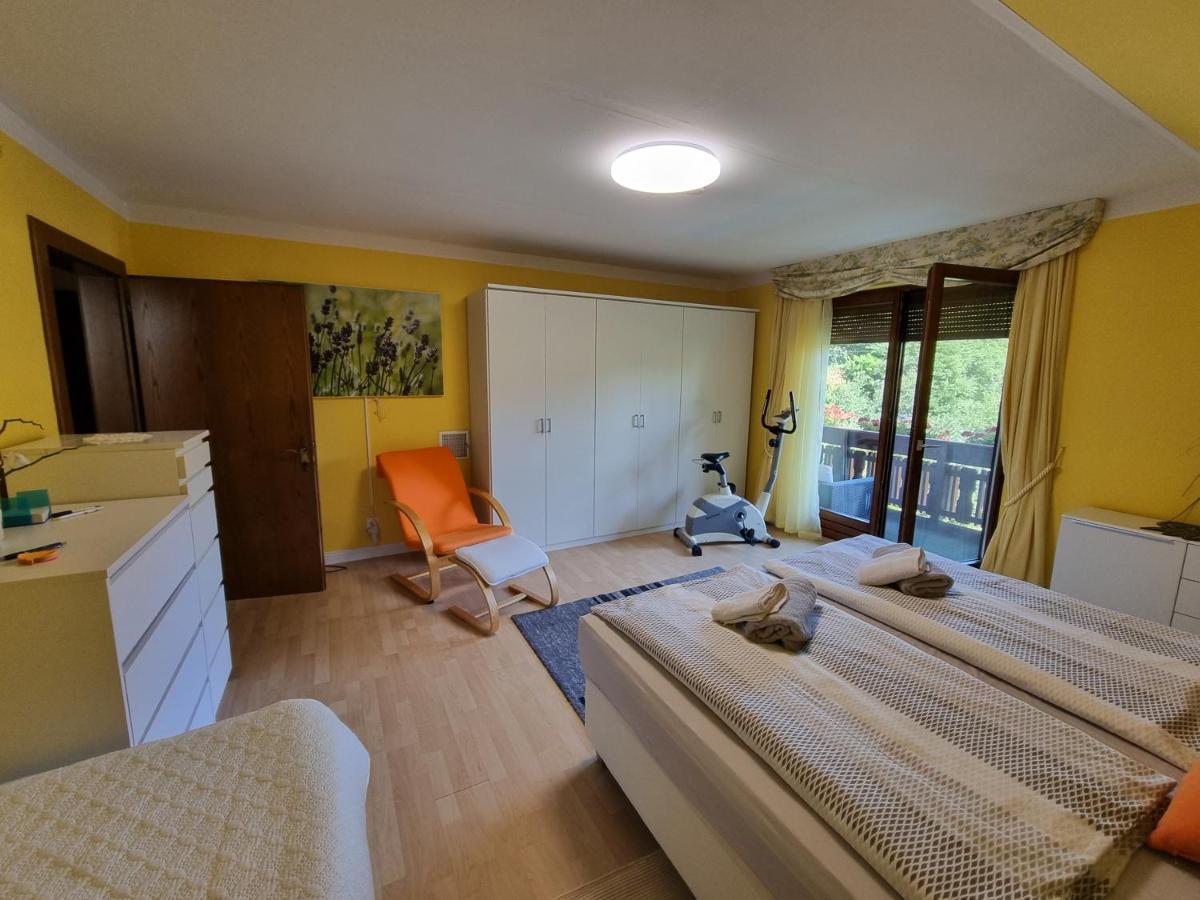 Haus Flora - Ferienwohnung Bodensdorf Bagian luar foto