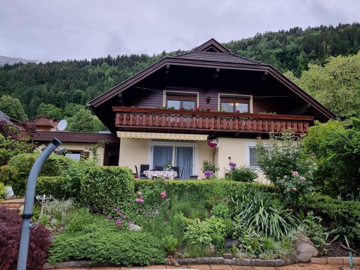 Haus Flora - Ferienwohnung Bodensdorf Bagian luar foto