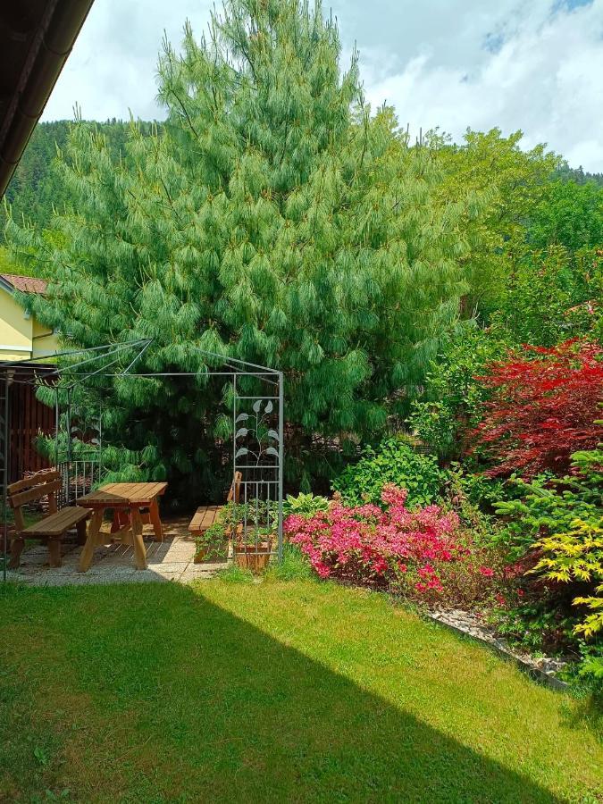 Haus Flora - Ferienwohnung Bodensdorf Bagian luar foto
