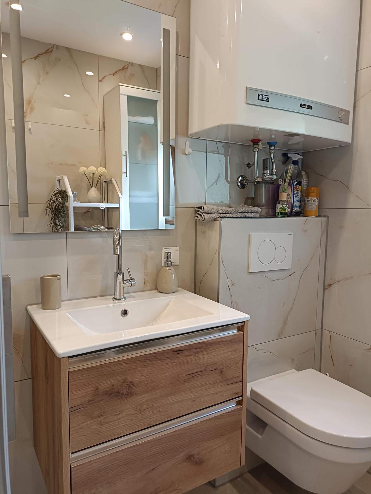 Haus Flora - Ferienwohnung Bodensdorf Bagian luar foto